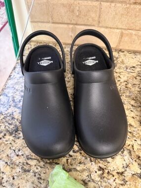 Merrell Black Backstrap Slip-On Clogs